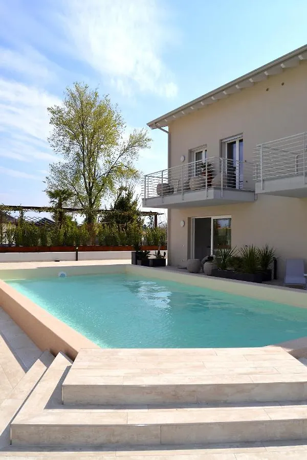 Apartamento Aura Ar Holiday-Home Peschiera del Garda Italia